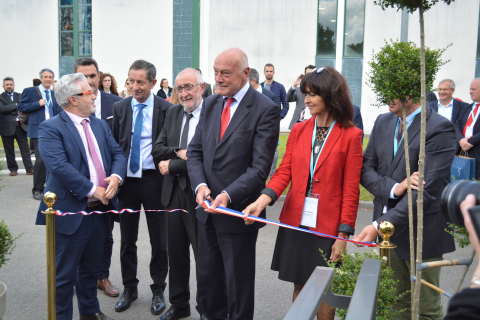 Inauguration des installations de l&#039;OIEau - Coupure du ruban par Alain ROUSSET, Président de la région Nouvelle-Aquitaine